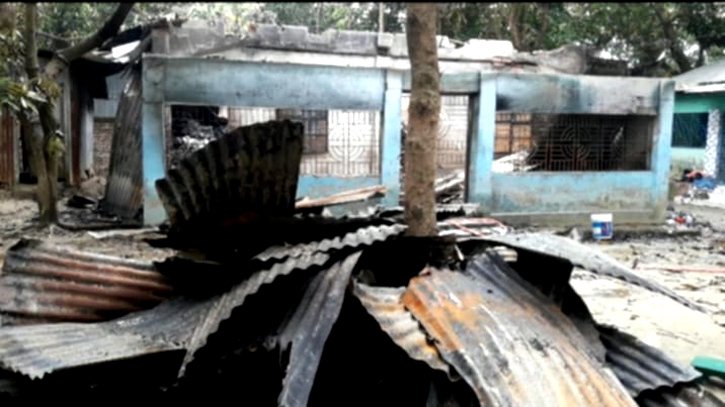 বন্দরে জুট গোডাউনে অগ্নিকাণ্ড, ব্যবসায়ীর দাবি পরিকল্পিত