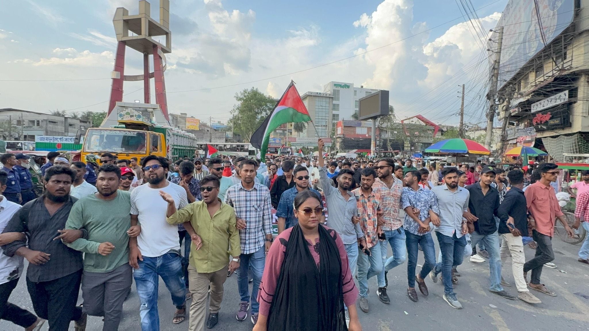 ফিলিস্তিনিদের পক্ষে ছাত্রদল নেতাদের মিছিল