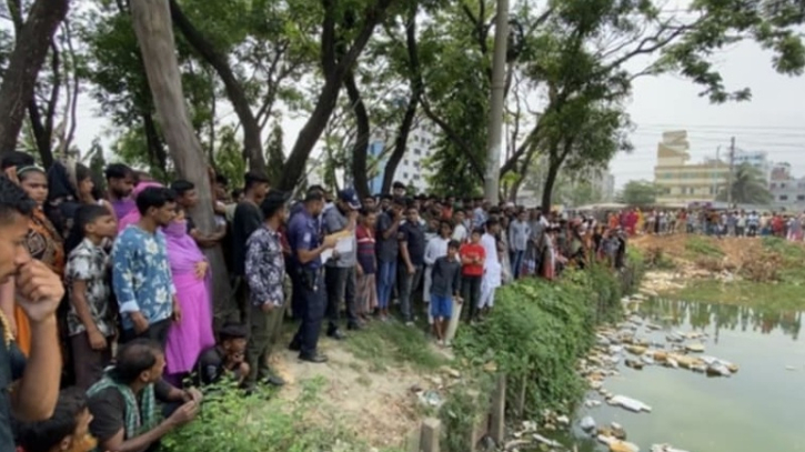 জেলা কারাগারের সামনের পুকুরে ভাসছিল অজ্ঞাত কিশোরের লাশ