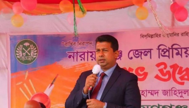 জেলা প্রিমিয়ার লিগ উদ্বোধন করলেন নারায়ণগঞ্জ জেলা প্রশাসক
