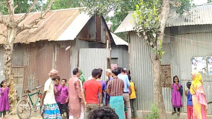 আড়াইহাজারে স্ত্রীকে গলা কেটে হত্যা, স্বামী আটক