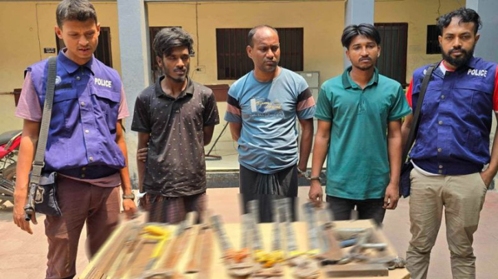 রূপগঞ্জে ডাকাতির প্রস্তুতিকালে ৩ ডাকাত গ্রেপ্তার