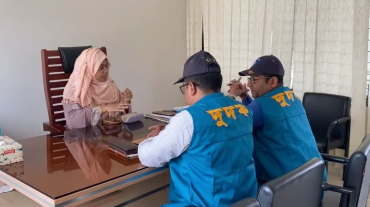 বন্দর এলজিইডি অফিসে দুদকের অভিযান, প্রকল্পের নথি জব্দ