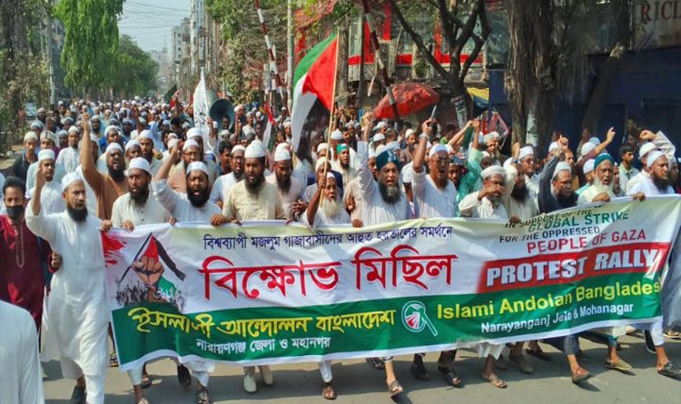 বোমার তীব্রতায় মানুষ আকাশে উড়ছে, এ দৃশ্য সহ্য করতে পারছি না: মাসুম বিল্লাহ