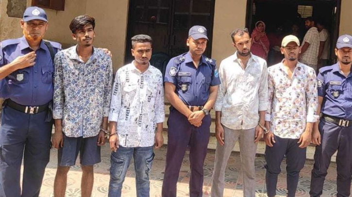 কোকাকোলার গুদামে হামলার চেষ্টার অভিযোগে ৪ যুবক আটক