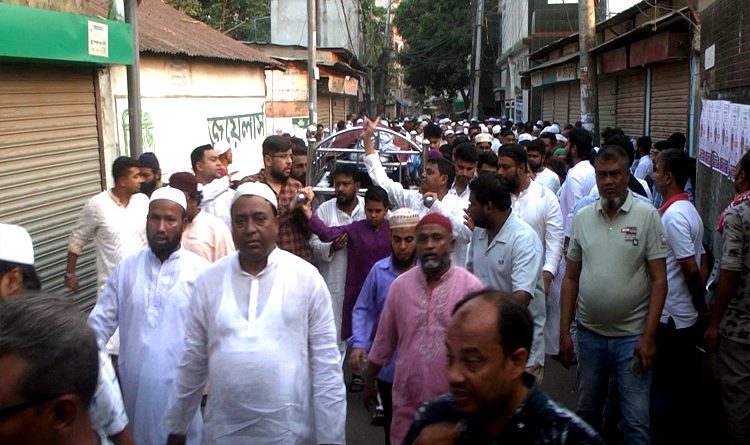 বাবার কবরের পাশেই শায়িত হলো রিপন