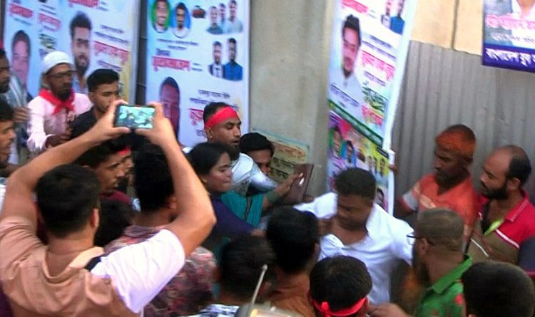 ফতুল্লায় ভিপি নূরের সমাবেশে নেতাকর্মীদের হাতাহাতি