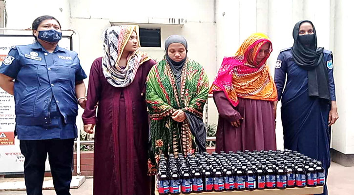রূপগঞ্জে ১৫৫ বোতল ফেনসিডিলসহ ৩ নারী মাদক কারবারি গ্রেপ্তার