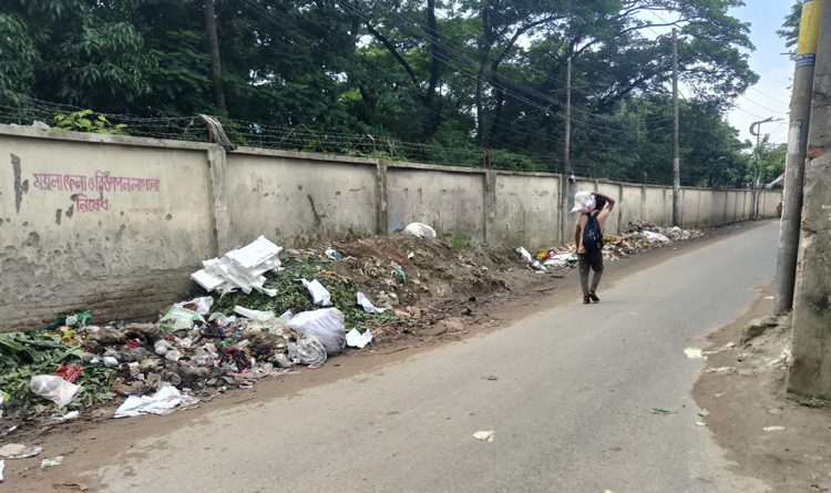 সচল হলেও ভোগান্তি কমেনি নগরীর নবাব সিরাজউদ্দৌলা সড়কে