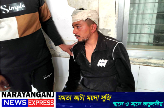 সোনারগাঁয়ে হত্যা মামলার আসামী কুপিয়েছে বাদির ছেলেকে
