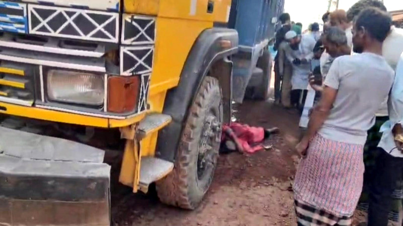 বন্দরে ট্রাক চাপায় নার্স রিতা হালদার নিহত