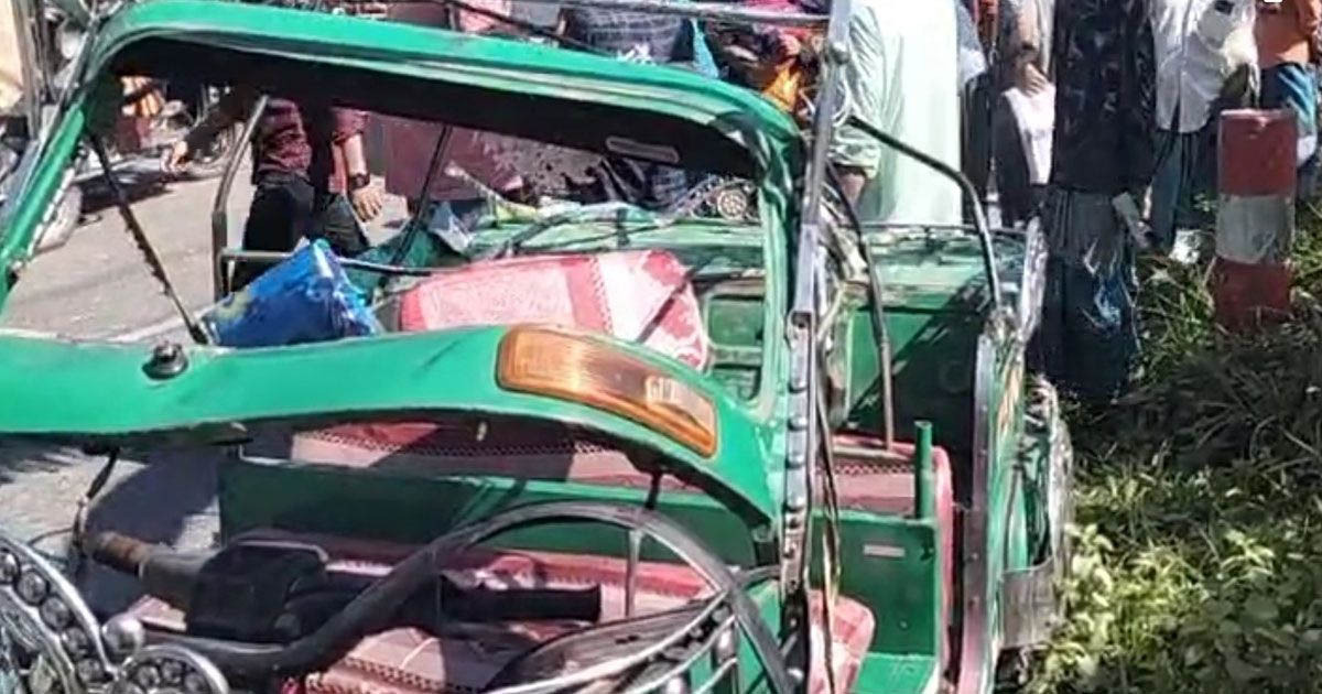 আড়াইহাজারে সিএনজি-বাস সংঘর্ষে শিশু তাসফিয়া নিহত, মা বাবা আহত