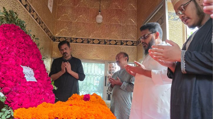 আলী আহাম্মদ চুনকার ৪২তম মৃত্যুবার্ষিকীতে কবর জিয়ারত ও দোয়া