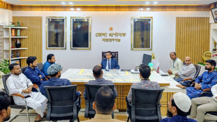 ডিসি কার্যালয়ে নবনির্বাচিত এমপি আল আমিন, শুভেচ্ছা বিনিময়
