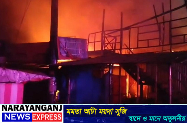 পূর্বাচল নীলা মার্কেটে ভয়াবহ অগ্নিকাণ্ড, পুড়ে ছাই ৫ দোকান