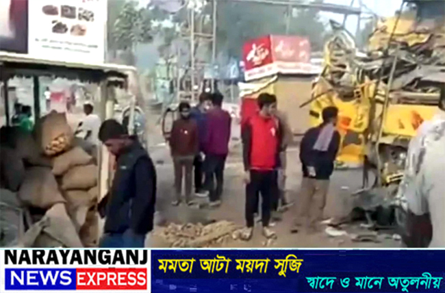 রূপগঞ্জে আলুবোঝাই ট্রাক ঢুকে গেল দোকানে, হেলপার নিহত