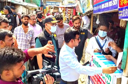 সিদ্ধিরগঞ্জে ঢাকা-চট্টগ্রাম মহাসড়কে অতিরিক্ত ভাড়া আদায়, দুই পরিবহনকে জরিমানা