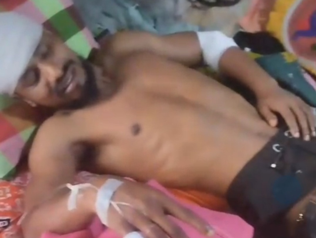 বন্দরে পাওনা টাকা চাওয়ায় ভাতিজাকে কুপিয়ে জখম ,থানায় অভিযোগ