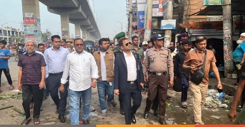 রূপগঞ্জের ভুলতা ফুটপাত উচ্ছেদে প্রশাসনের অভিযান : ১১ দখলদার আটক