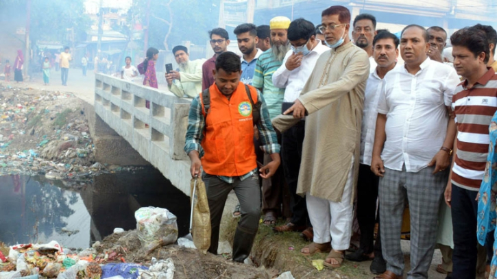 জালকুড়িতে মশক নিধন কার্যক্রম উদ্বোধনে নাসিক প্রশাসক সাখাওয়াত