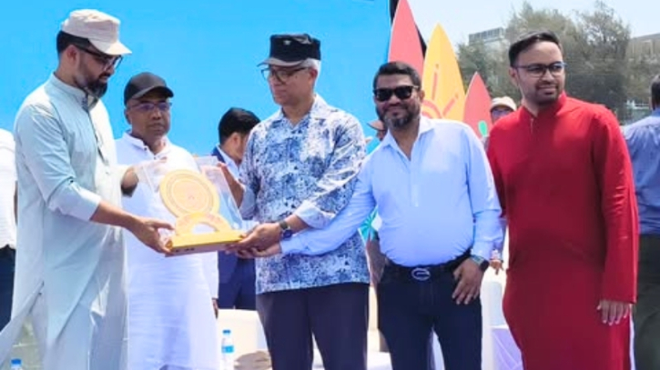 কক্সবাজারে অষ্টম জাতীয় সার্ফিং প্রতিযোগিতা শুরু