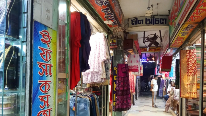 সরকারের বিদ্যুৎ সাশ্রয়ে নির্দেশনা মানছে না অনেক দোকানি-মার্কেট