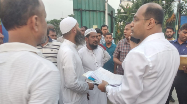 সিদ্ধিরগঞ্জে অবৈধভাবে জ্বালানি তেল মজুদ ও বিক্রি, গ্রেপ্তার ২
