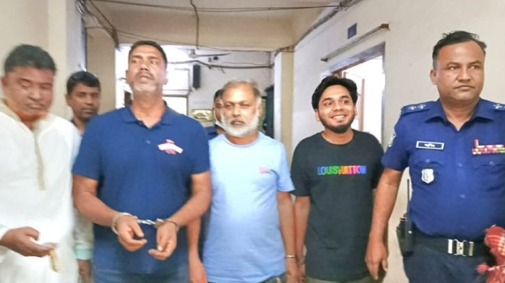 ফতুল্লায় ঝুট সেক্টর দখলকে কেন্দ্র করে প্রকাশ্যে গুলি, গ্রেপ্তার ৩