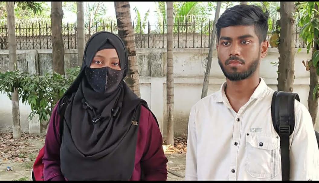 বন্দরে শিক্ষার্থীদের কাছ থেকে মোবাইল ও স্বর্ণালঙ্কার লুট