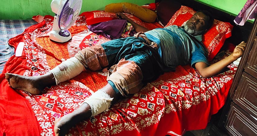 সোনারগাঁওয়ে স্বেচ্ছাসেবক দল নেতার দুই পা ভেঙে দিয়েছে সন্ত্রাসীরা