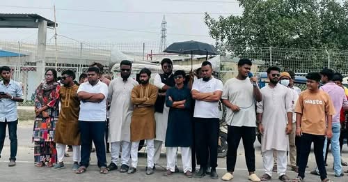 ঢাকা-নারায়ণগঞ্জ লিংক রোডে ফুটওভার ব্রিজের দাবিতে শিক্ষার্থী-এলাকাবাসীর বিক্ষোভ, ডিসির আশ্বাসে কর্মসূচি স্থগিত