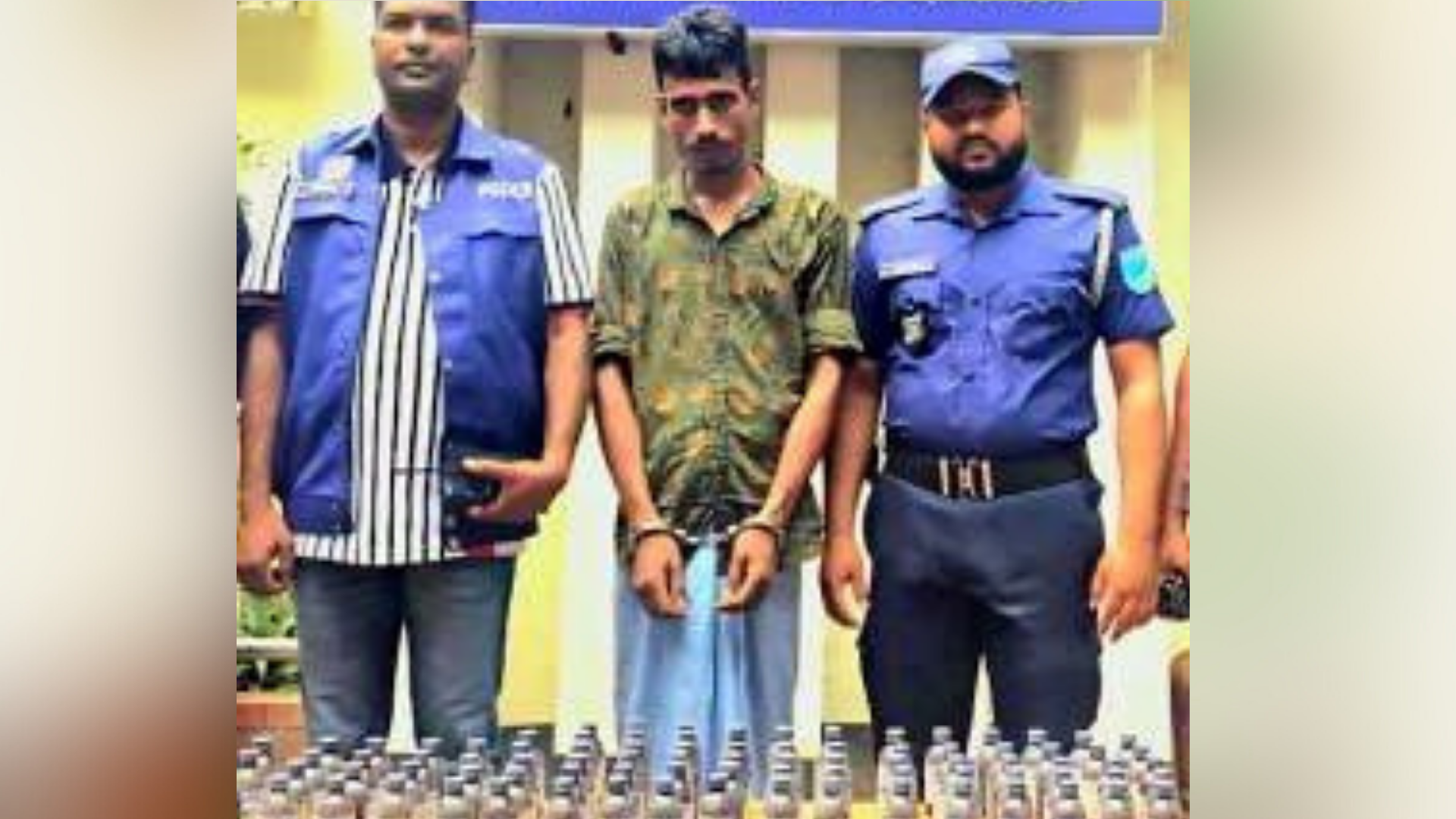 রূপগঞ্জ ১০০ বোতল স্ক্রাফসহ ১ জন গ্রেফতার