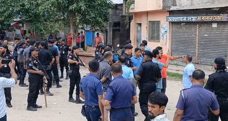 ফতুল্লায় মাদকবিরোধী অভিযানে র‌্যাবের ৩ সদস্যকে কুপিয়ে আহত