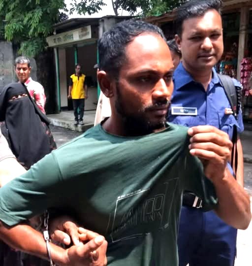 বন্দরে প্রতারক কন্ট্রাকটার রাকিব গ্রেফতার