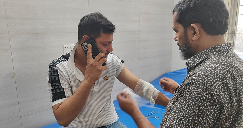 সোনারগাঁওয়ে ব্যবসায়ীকে কুপিয়ে জখম, গোডাউনে হামলা-ভাঙচুরের অভিযোগ