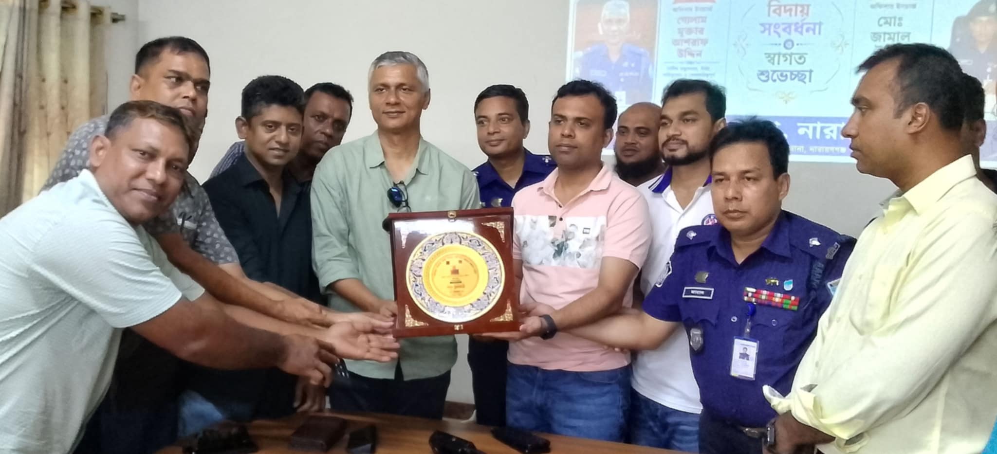 বন্দরে সাবেক ওসি’র বিদায়, নবাগত ওসি কে বরণ