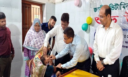 নারায়ণগঞ্জে ভিটামিন ‘এ’ প্লাস ক্যাম্পেইনের উদ্বোধন করলেন ডিসি রায়হান কবির