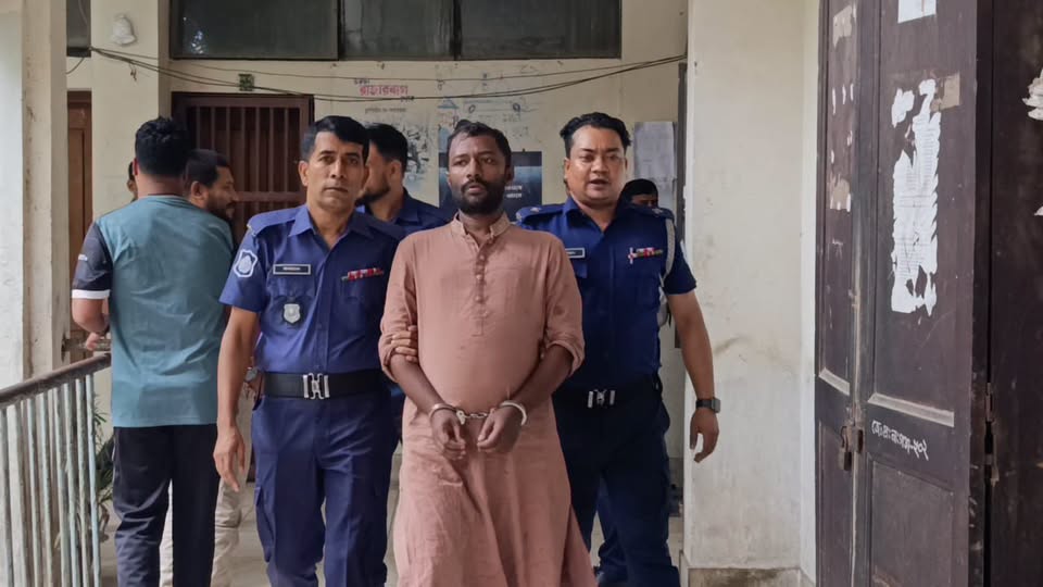 নাসির হত্যা মামলার আসামি শরিফ ৫ দিনের রিমান্ড, আদালতে পাড়ায় গণধোলাইয়ের স্বীকার