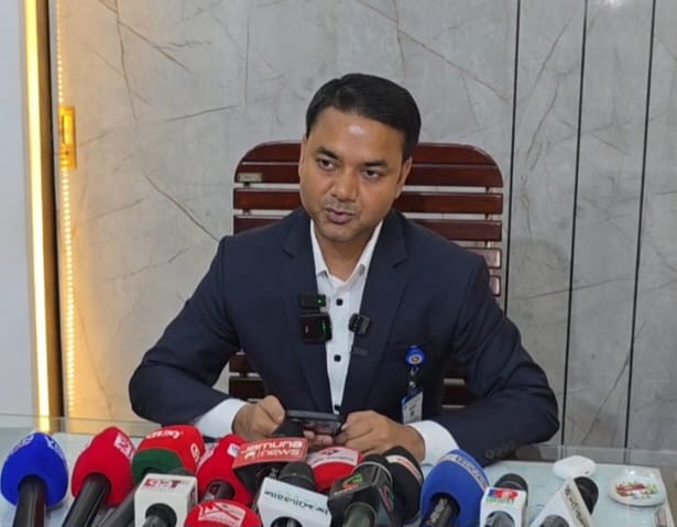 সংবাদ সম্মেলনে রূপগঞ্জ ইউএনও, ৫০ হাজার টাকা চাঁদা না দেওয়ায় অপপ্রচার