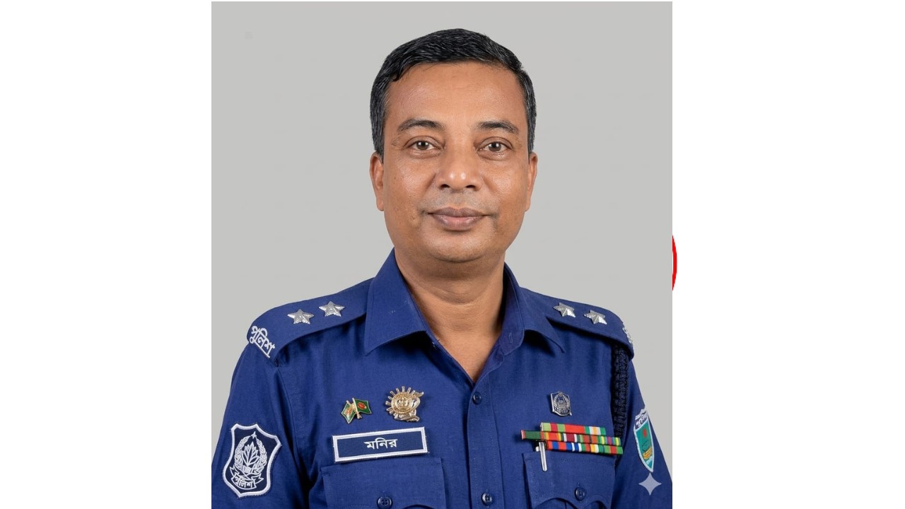 বন্দরে অপকর্ম ঢাকতে এসআই মনিরের ‘সাধু’ সাজার চেষ্টা, ক্ষুব্ধ সচেতন মহল