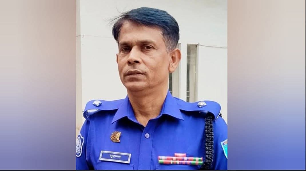 বন্দরে পুলিশের ভাবমূর্তি ক্ষুন্ন করছে মদনগঞ্জ ফাঁড়ির ইনচার্জ নূরুল ইসলাম 