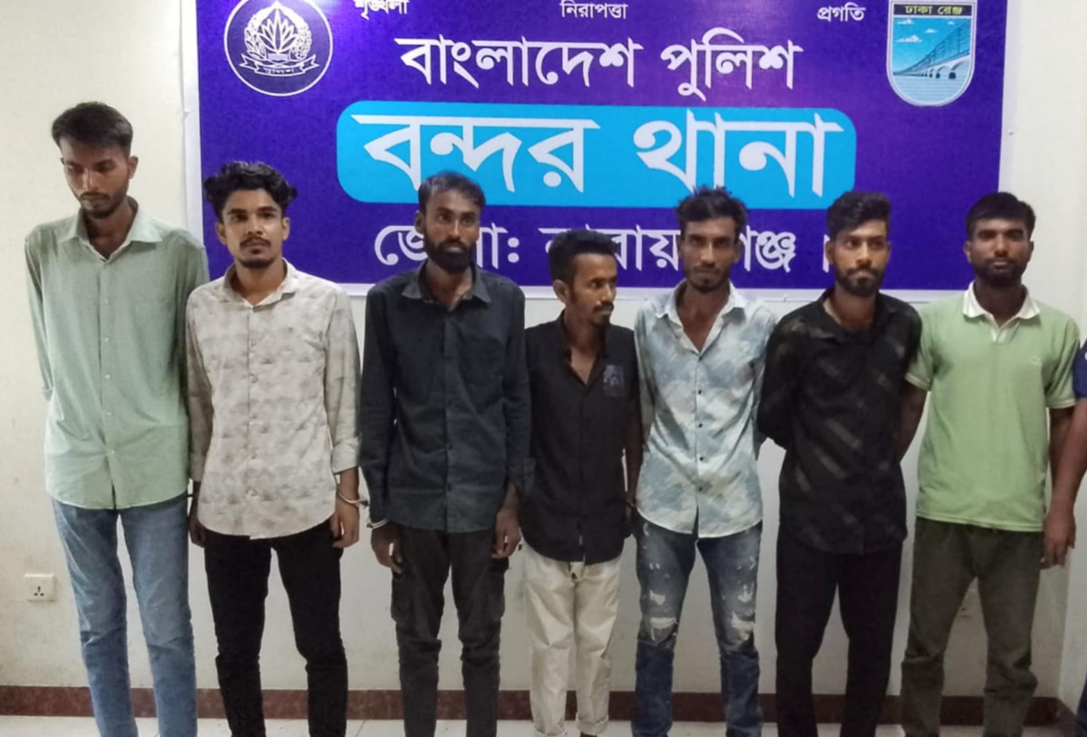 নারায়ণগঞ্জের বন্দরে ‘হানি ট্র্যাপে’ বিশ্ববিদ্যালয় শিক্ষার্থীর সর্বস্ব লুট, গ্রেপ্তার