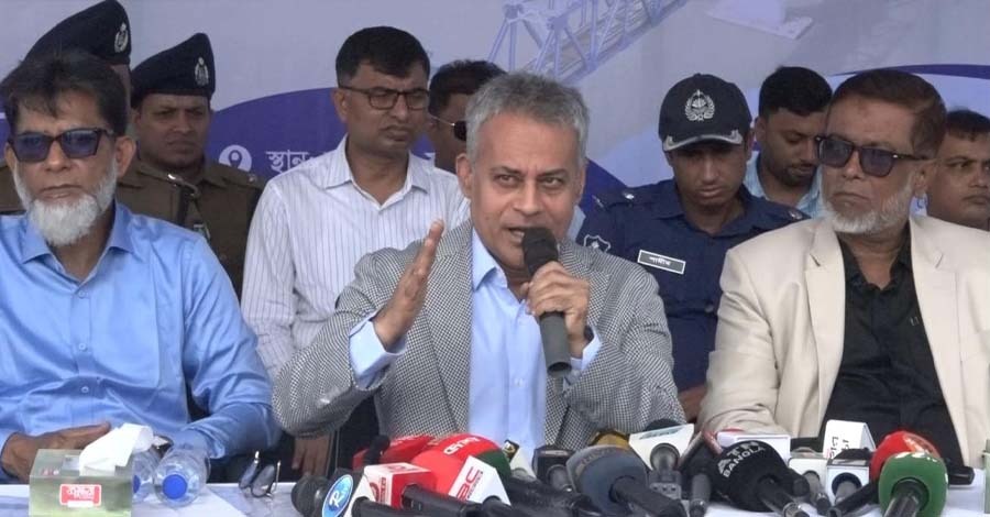 মাটি অপসারণে রেললাইন বা সেতুর কাঠামোর ওপর কোনো নেতিবাচক প্রভাব পড়বে না : মন্ত্রী শেখ রবিউল আলম