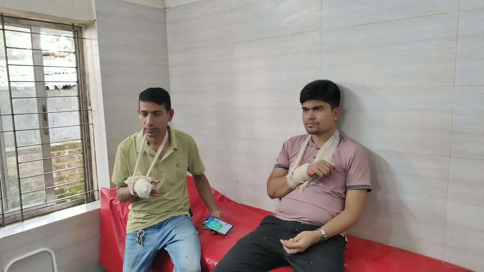 সোনারগাঁয়ে আসামী ধরতে গিয়ে ৩ পুলিশ সদস্যসহ ৪জন আহত, ২ জন আটক