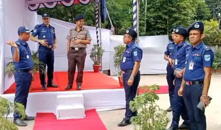 ফতুল্লা মডেল থানা পরিদর্শনে অতিরক্ত ডিআইজি