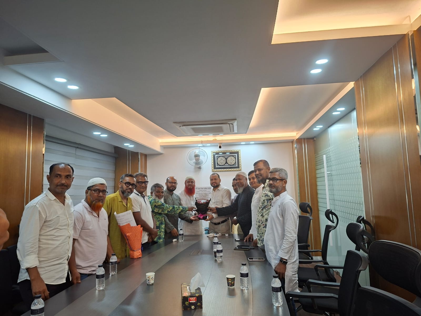 সোনালী সকাল সেবা সংঘের পক্ষ থেকে আলহাজ্ব মোহাম্মদ সোহাগকে শুভেচ্ছা