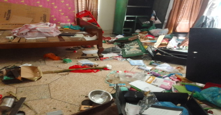 রূপগঞ্জে যুবদল নেতার বাড়িতে ছাত্রদল নেতার হামলা