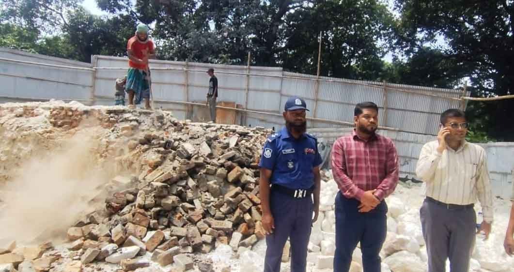 সোনারগাঁয়ে অবৈধ তিন চুনা কারখানা উচ্ছেদ, গ্যাস সংযোগ বিচ্ছিন্ন