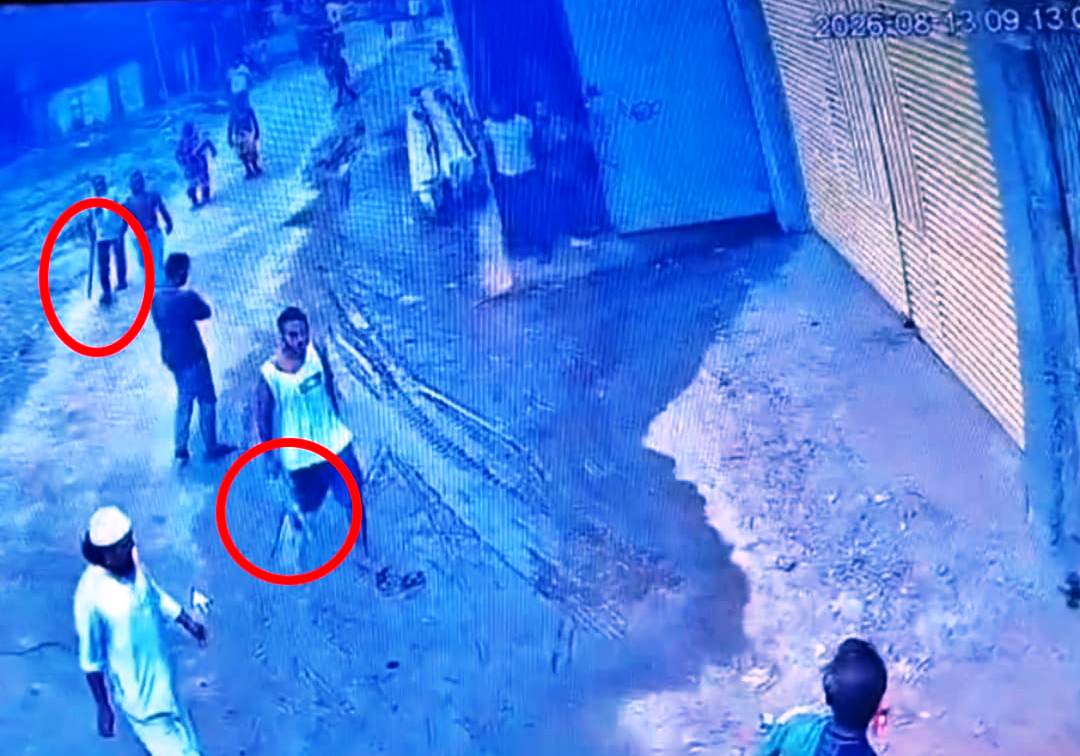 বন্দরে চাঁদার দাবিতে ডক ইয়ার্ডে হামলা-ভাঙচুর ও লুটপাটের অভিযোগ