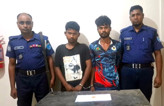 ফতুল্লায় ইয়াবাসহ দুই মাদক ব্যবসায়ী গ্রেপ্তার